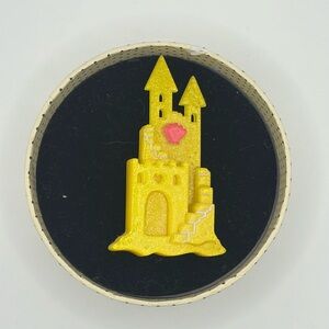 Erstwilder sand castle brooch